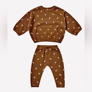 Quincy Mae Waffle Knit set. 5T. Cocoa Floral. Gently worn twice. ✨